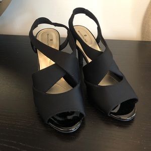 bandolino malorie wishbone sandal